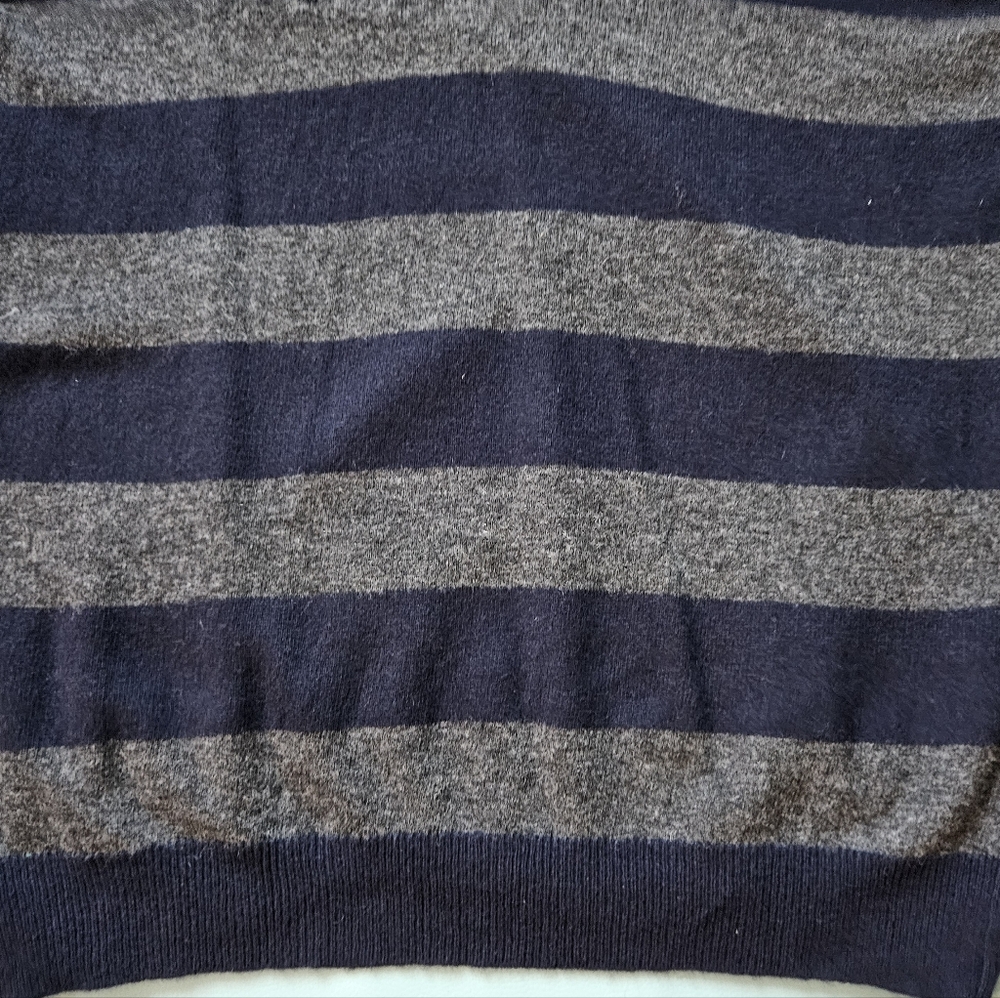 Culturata Roma Wool V-Neck Sweater - Picture 6 of 8